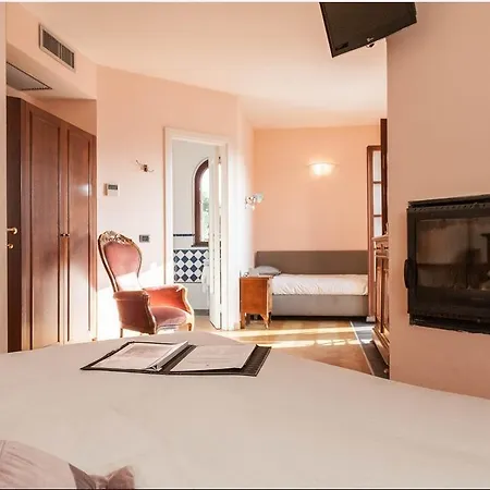 La Pietra Hotel