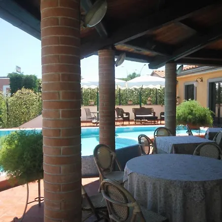 Hotel La Pietra 3*