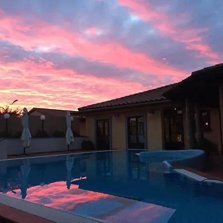 La Pietra Hotel 3*
