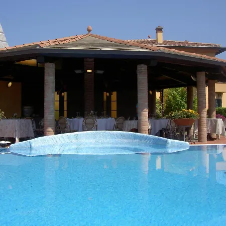 Hotel La Pietra 3*