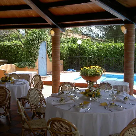 La Pietra Hotel