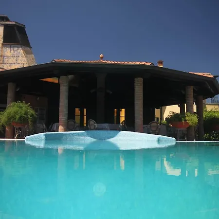 Hotel La Pietra 3*