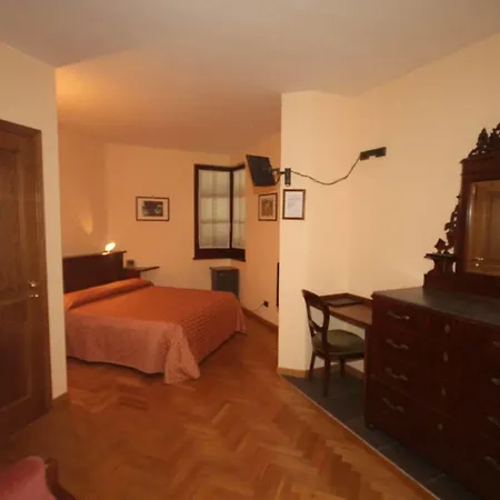 La Pietra Hotel 3*