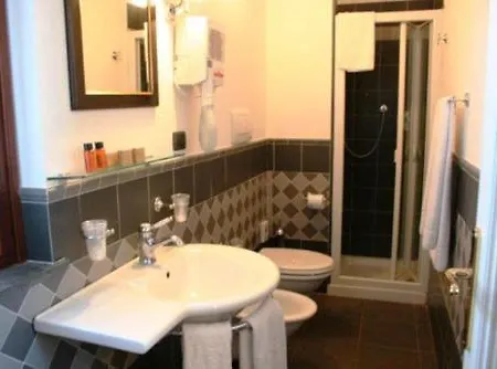La Pietra Hotel 3*