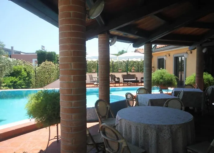 فندق La Pietra 3*