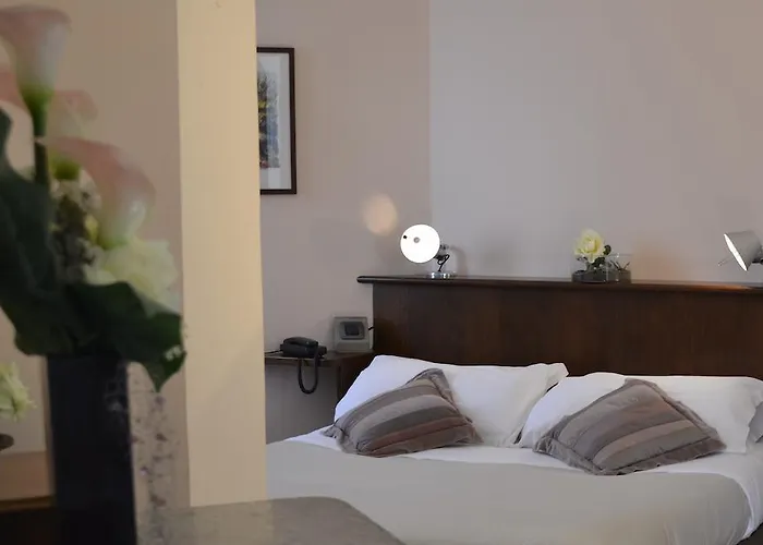 La Pietra فندق 3*