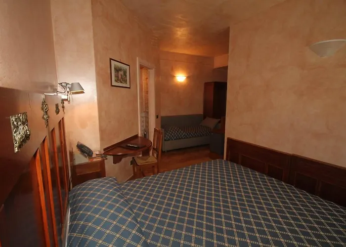فندق La Pietra 3*