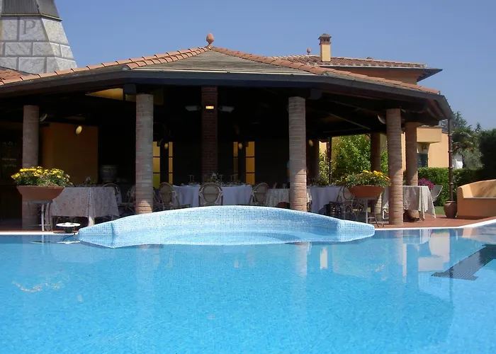 فندق La Pietra 3*