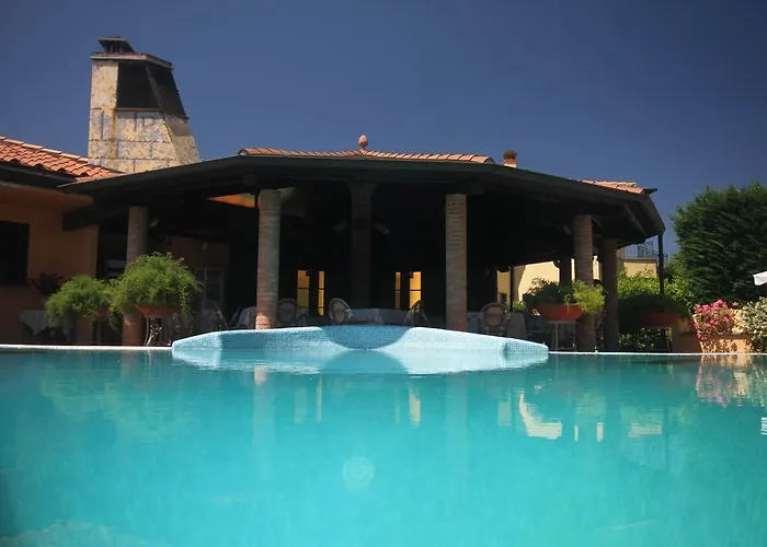 فندق La Pietra 3*
