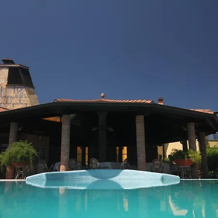 La Pietra 3*